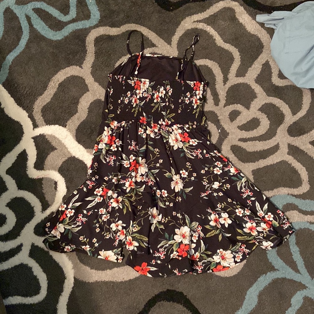 Dress - Picture 3 of 4